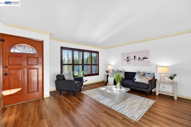 5684 Calpine Dr, San Jose, CA 95123