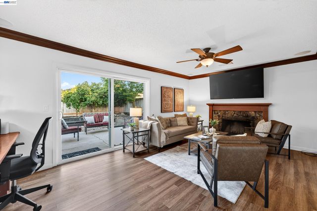 5684 Calpine Dr, San Jose, CA 95123