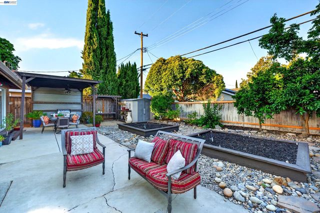 5684 Calpine Dr, San Jose, CA 95123