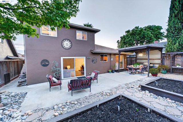 5684 Calpine Dr, San Jose, CA 95123