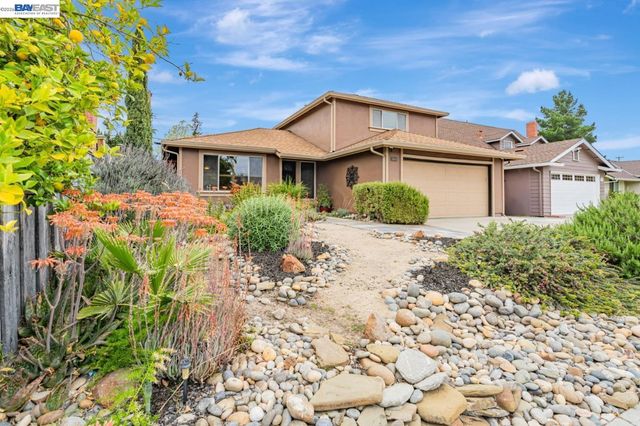 5684 Calpine Dr, San Jose, CA 95123