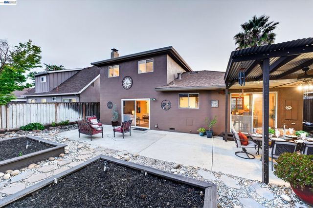5684 Calpine Dr, San Jose, CA 95123