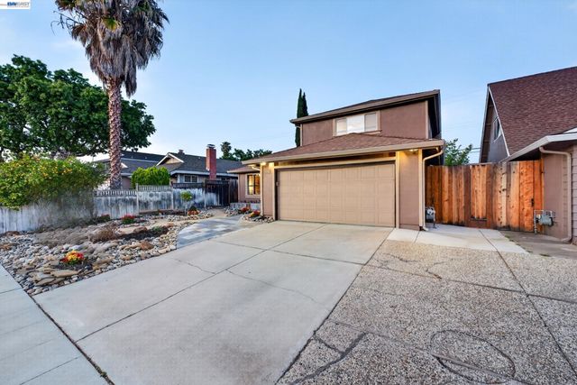 5684 Calpine Dr, San Jose, CA 95123
