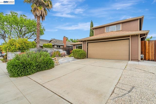 5684 Calpine Dr, San Jose, CA 95123