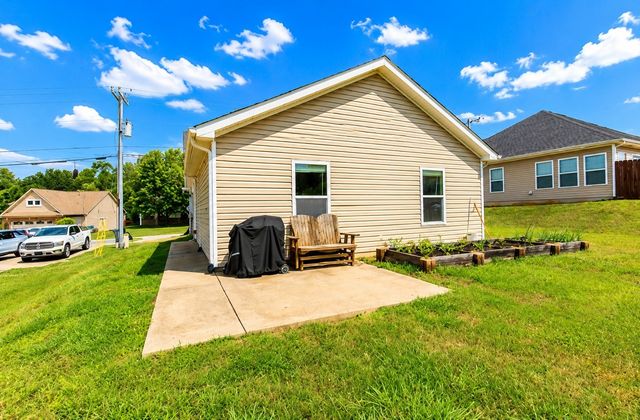 140 Granda Flora Dr, White House, TN 37188
