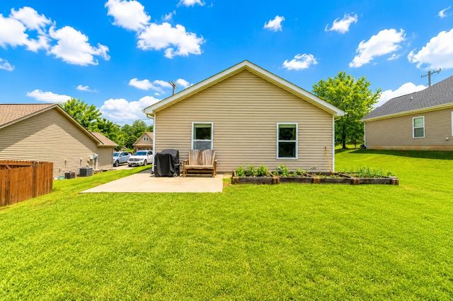 140 Granda Flora Dr, White House, TN 37188