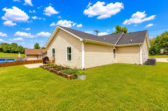 140 Granda Flora Dr, White House, TN 37188