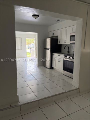 1172 NW 100th Ter 1172, Miami, FL 33150
