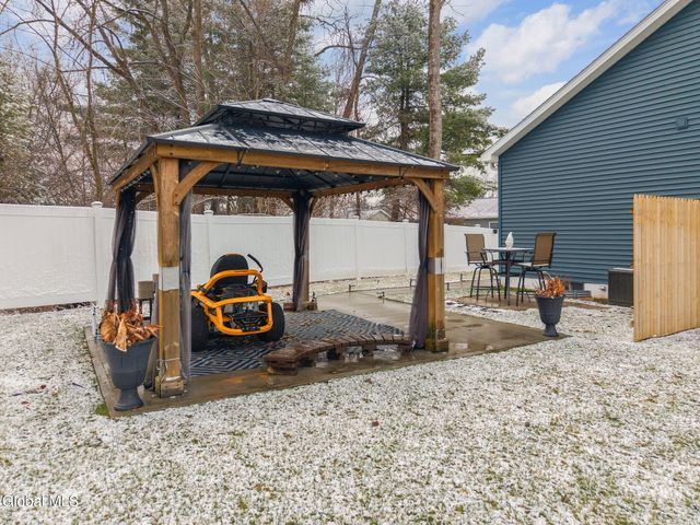 4 Luke Lane, Kingsbury, NY 12839
