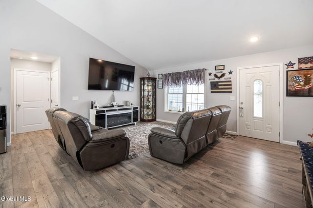 4 Luke Lane, Kingsbury, NY 12839
