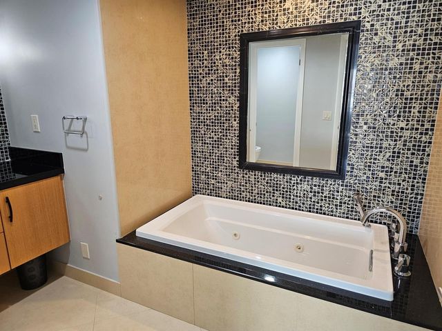 4100 Galt Ocean Drive 1111, Fort Lauderdale, FL 33308