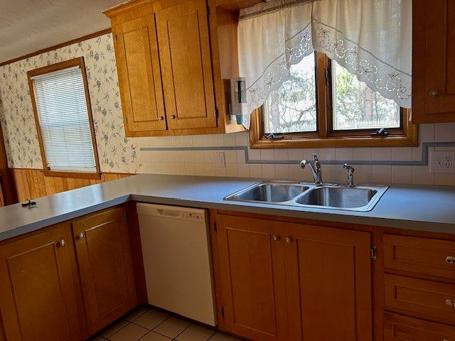 67 Ashwood Avenue, Warwick, RI 02886