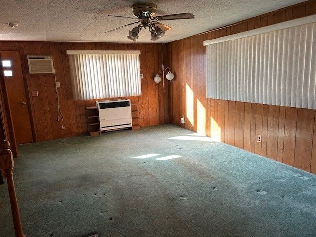 67 Ashwood Avenue, Warwick, RI 02886