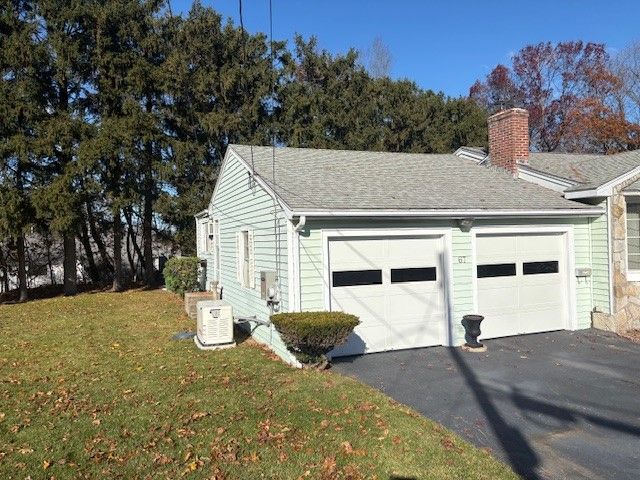 67 Ashwood Avenue, Warwick, RI 02886