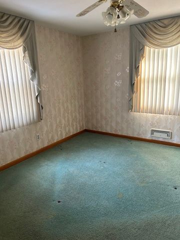 67 Ashwood Avenue, Warwick, RI 02886