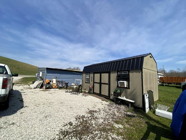 2296 Highway 3443, Annville, KY 40402