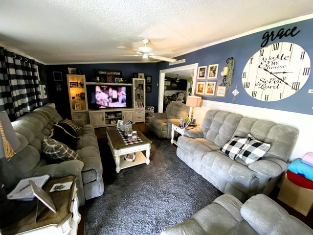 2296 Highway 3443, Annville, KY 40402