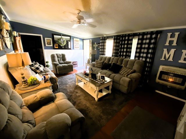 2296 Highway 3443, Annville, KY 40402