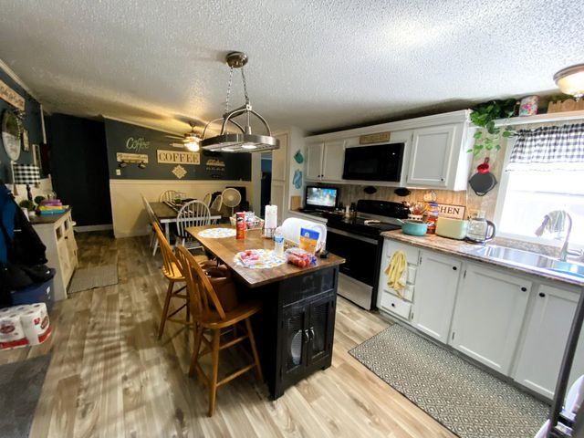 2296 Highway 3443, Annville, KY 40402