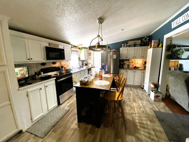 2296 Highway 3443, Annville, KY 40402