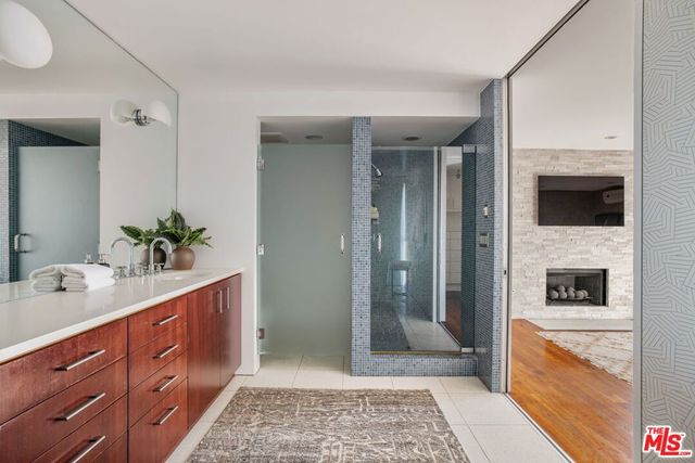 49 Brooks Avenue, Venice, CA 90291