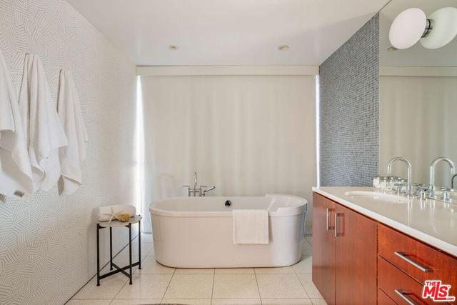 49 Brooks Avenue, Venice, CA 90291