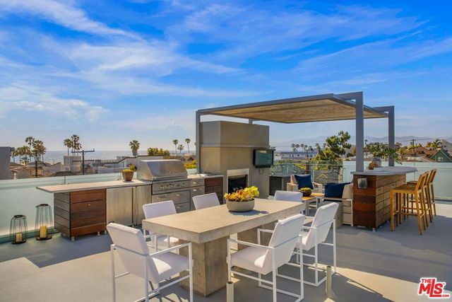 49 Brooks Avenue, Venice, CA 90291