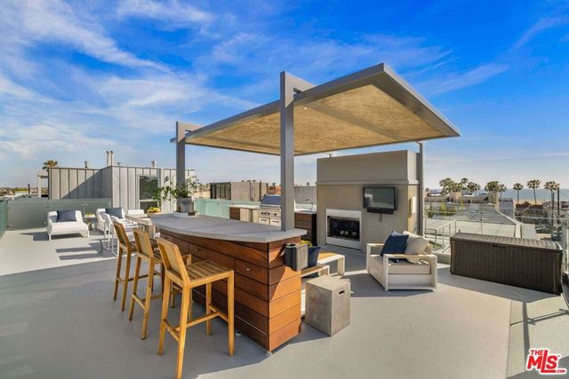 49 Brooks Avenue, Venice, CA 90291