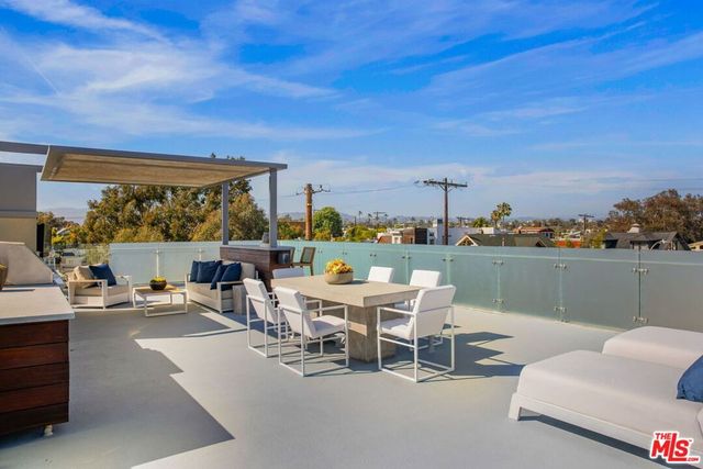 49 Brooks Avenue, Venice, CA 90291