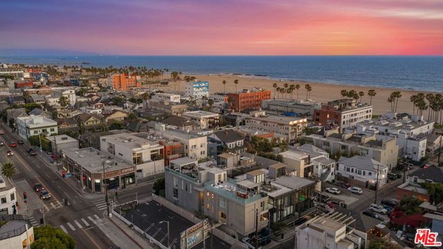 49 Brooks Avenue, Venice, CA 90291