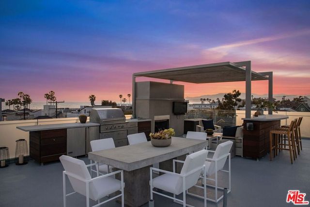 49 Brooks Avenue, Venice, CA 90291