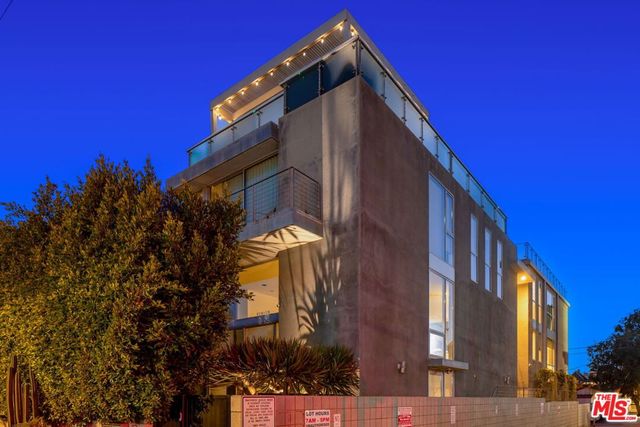 49 Brooks Avenue, Venice, CA 90291