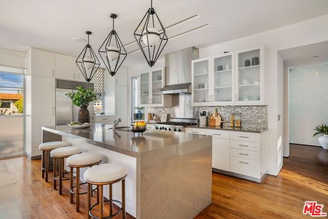 49 Brooks Avenue, Venice, CA 90291