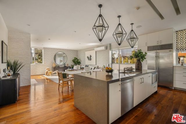 49 Brooks Avenue, Venice, CA 90291