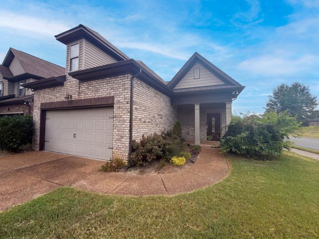 100 Trenton Ln, Hendersonville, TN 37075