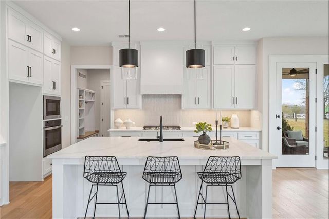 12305 W 184 Street, Overland Park, KS 66013