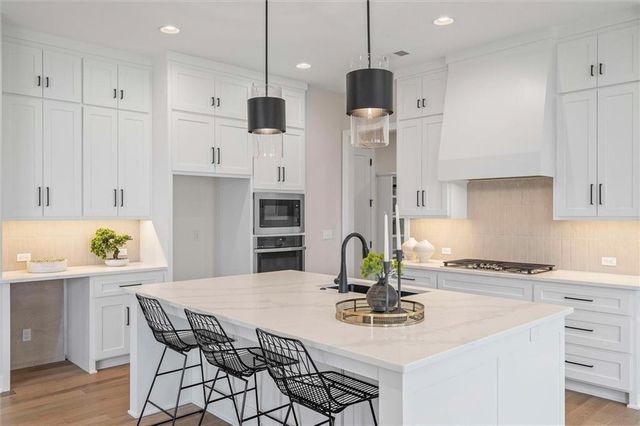 12305 W 184 Street, Overland Park, KS 66013