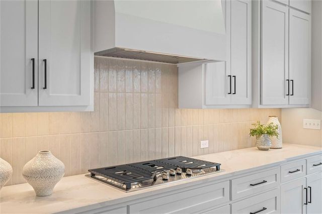 12305 W 184 Street, Overland Park, KS 66013