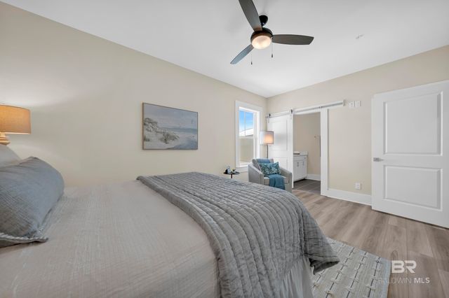 951 W Lagoon Avenue D, Gulf Shores, AL 36542