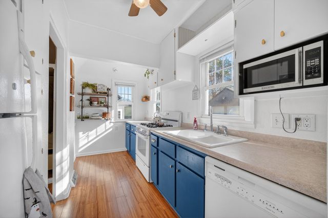 3109 E 9th Street, Des Moines, IA 50316