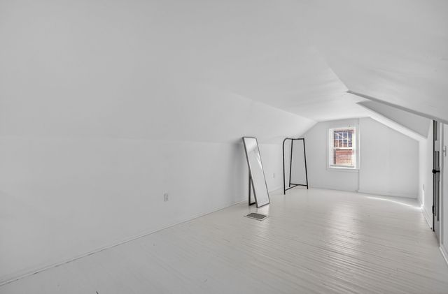 3109 E 9th Street, Des Moines, IA 50316