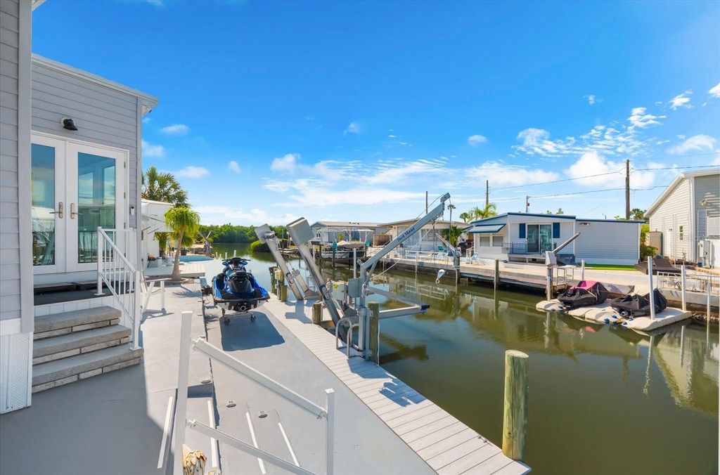 6922 E BAYOU LANE, BRADENTON, FL 34207 — exterior