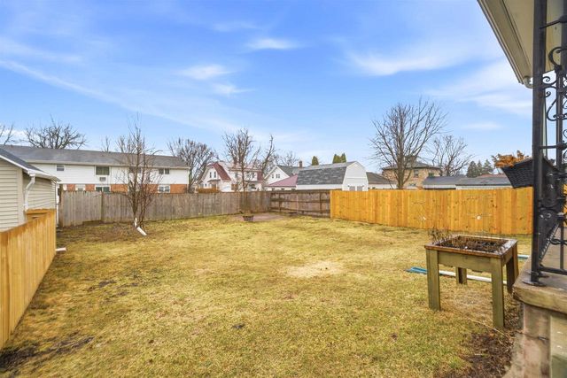 727 1ST STREET, Menasha, WI 54952