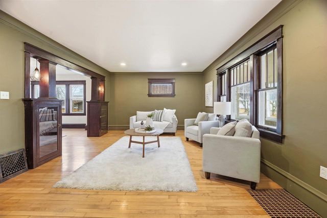 727 1ST STREET, Menasha, WI 54952