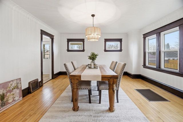 727 1ST STREET, Menasha, WI 54952