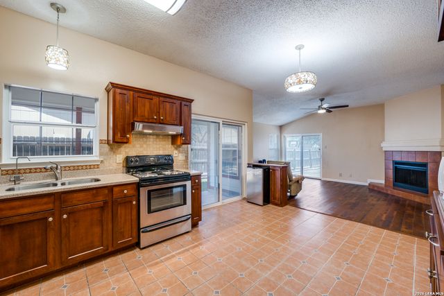 7138 Sunlit Trail, San Antonio, TX 78244