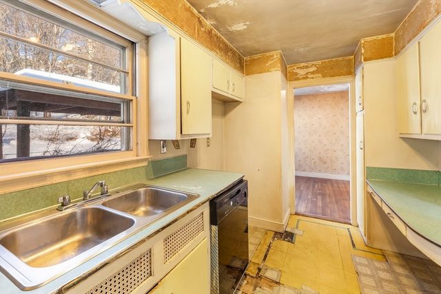 432 Mower St, Worcester, MA 01602