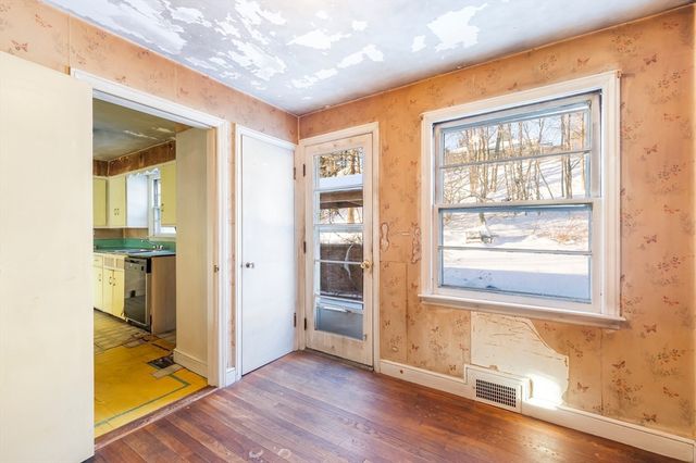 432 Mower St, Worcester, MA 01602