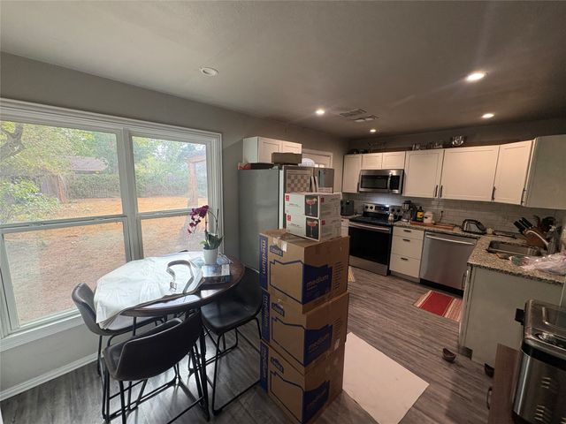 800 Lynda Drive, River Oaks, TX 76114