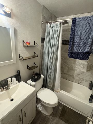 800 Lynda Drive, River Oaks, TX 76114